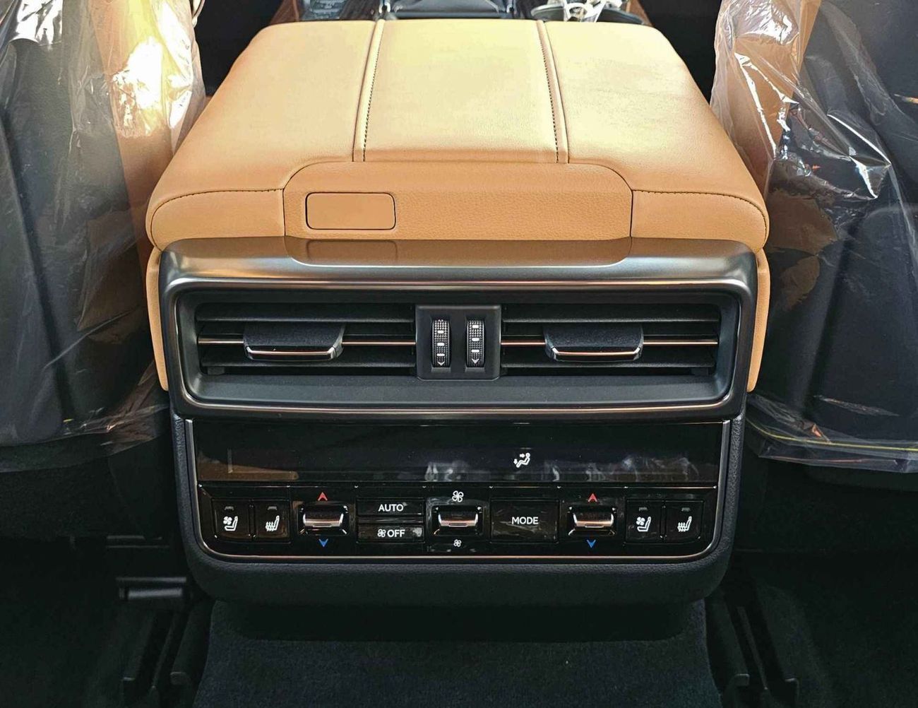 لكزس LX 500 LX500D TURBO SPORTS /3.3L V6 DIESEL /POWER SEATS & 360*CAM / SUNROOF / FULL OPTION (CODE # 69060)