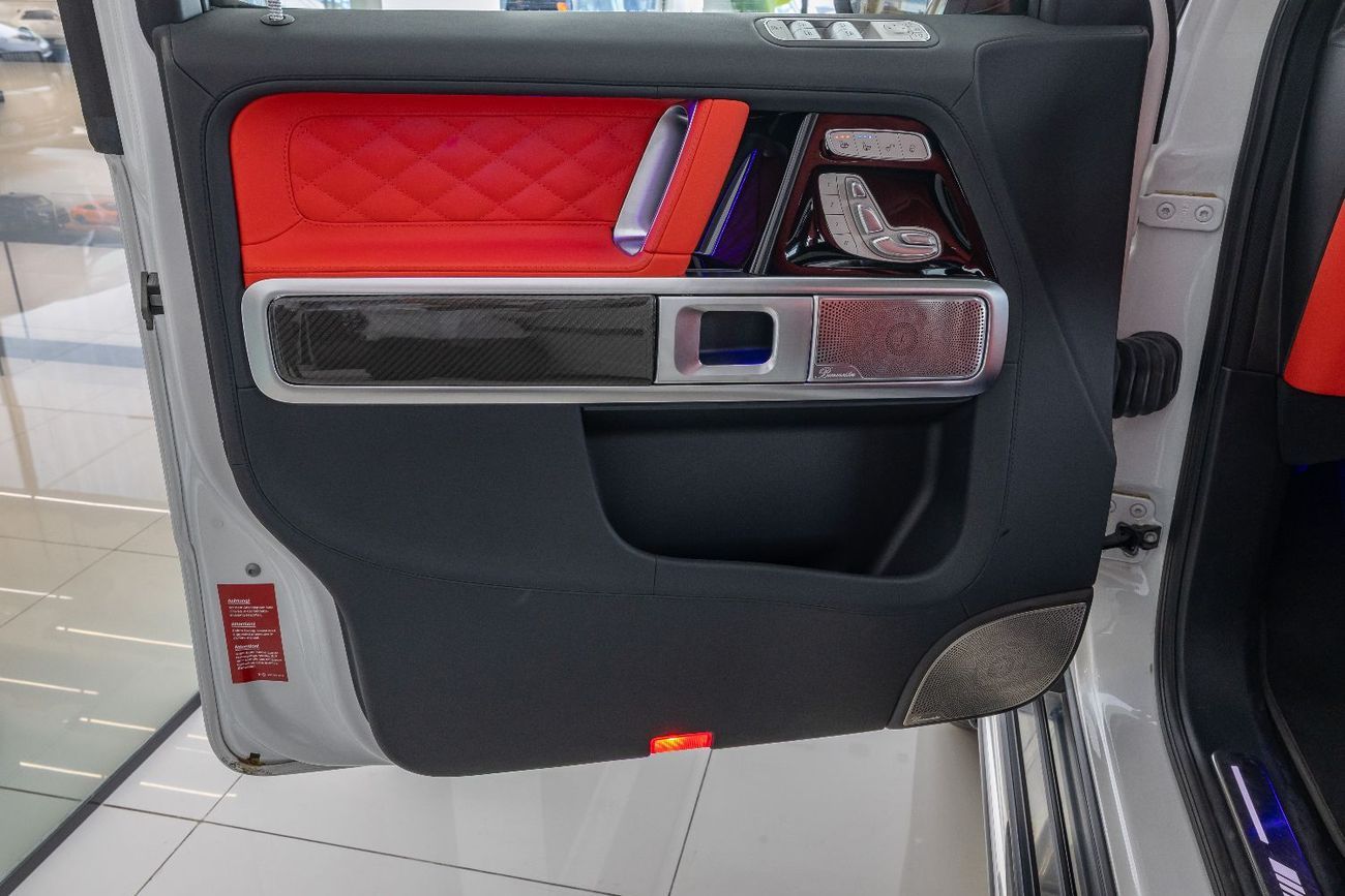 مرسيدس بنز G 63 AMG Mercedes G63-Carbon Fiber-Fully Loaded-Rear Entertainment Screens 2024-2 Years Gargash Auto Warranty