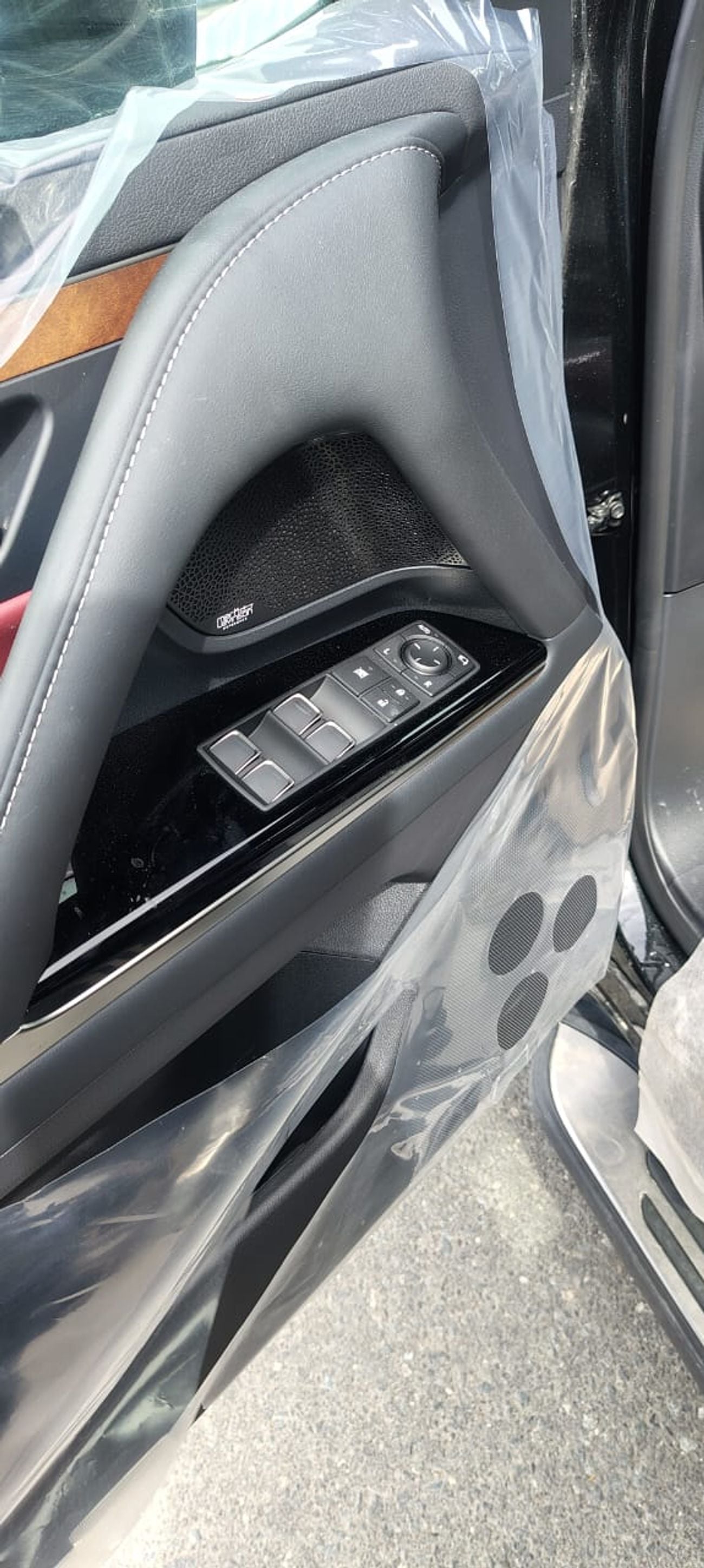 لكزس LX 700h Signature