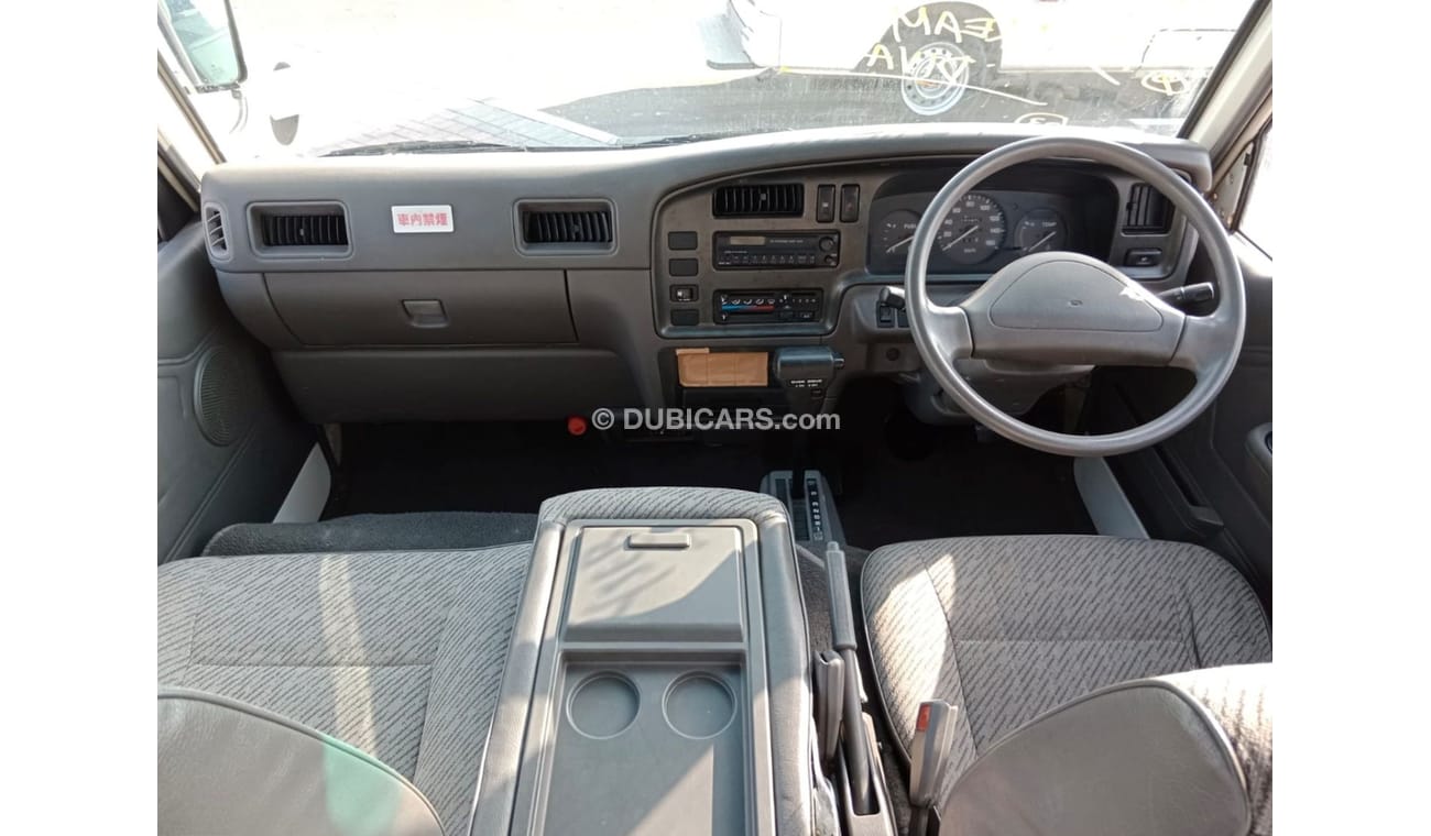 Nissan Caravan NISSAN CARAVAN VAN RIGHT HAND DRIVE (PM1176)