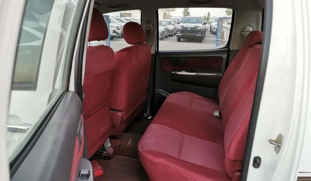 Toyota Hilux HILUX / PATROL / MANUAL / 2X4 (LOT # 6430)