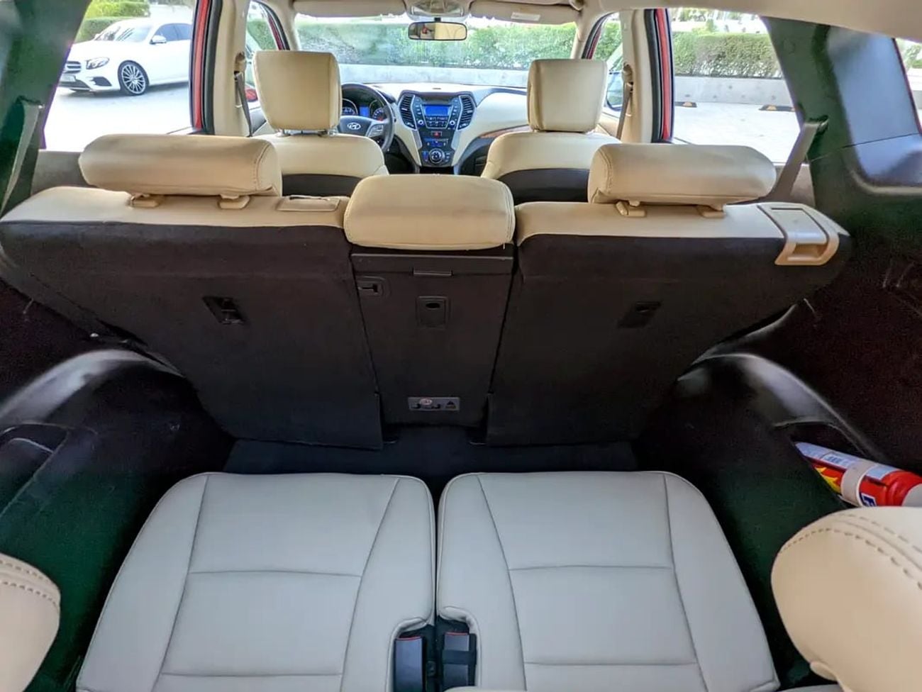 هيونداي سانتا في GCC Mint Condition With Beige Interior Super 7 Seater Family SUV