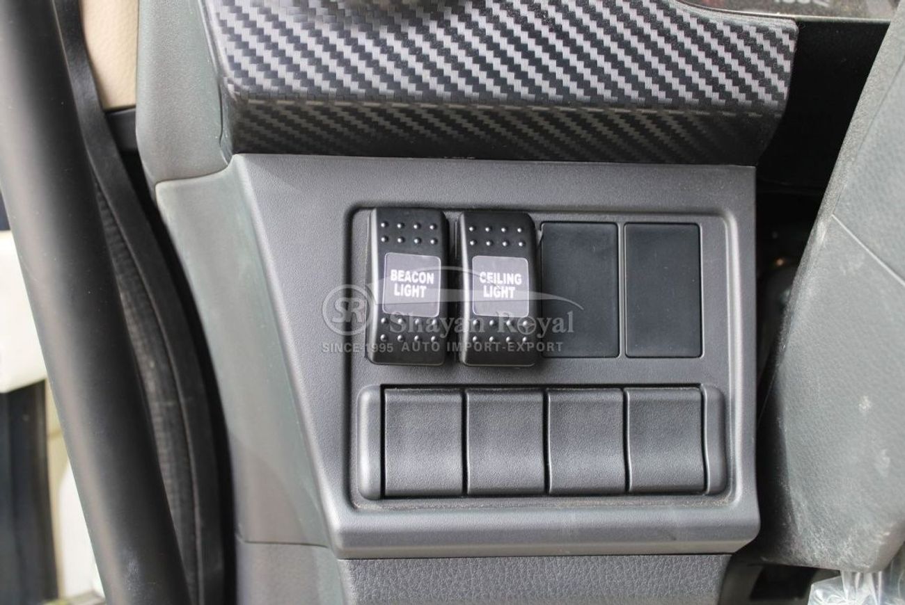 Hino 500 LHD FD 1024 TRUCK DRY BOX 7 TON EURO 4 2023MY