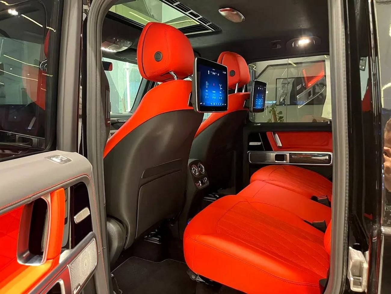 Mercedes Benz G63 AMG / G63 / / KM / GERMANY SPECS / FULL OPTIONE / CARBON FIBER / BACK SCREEN /