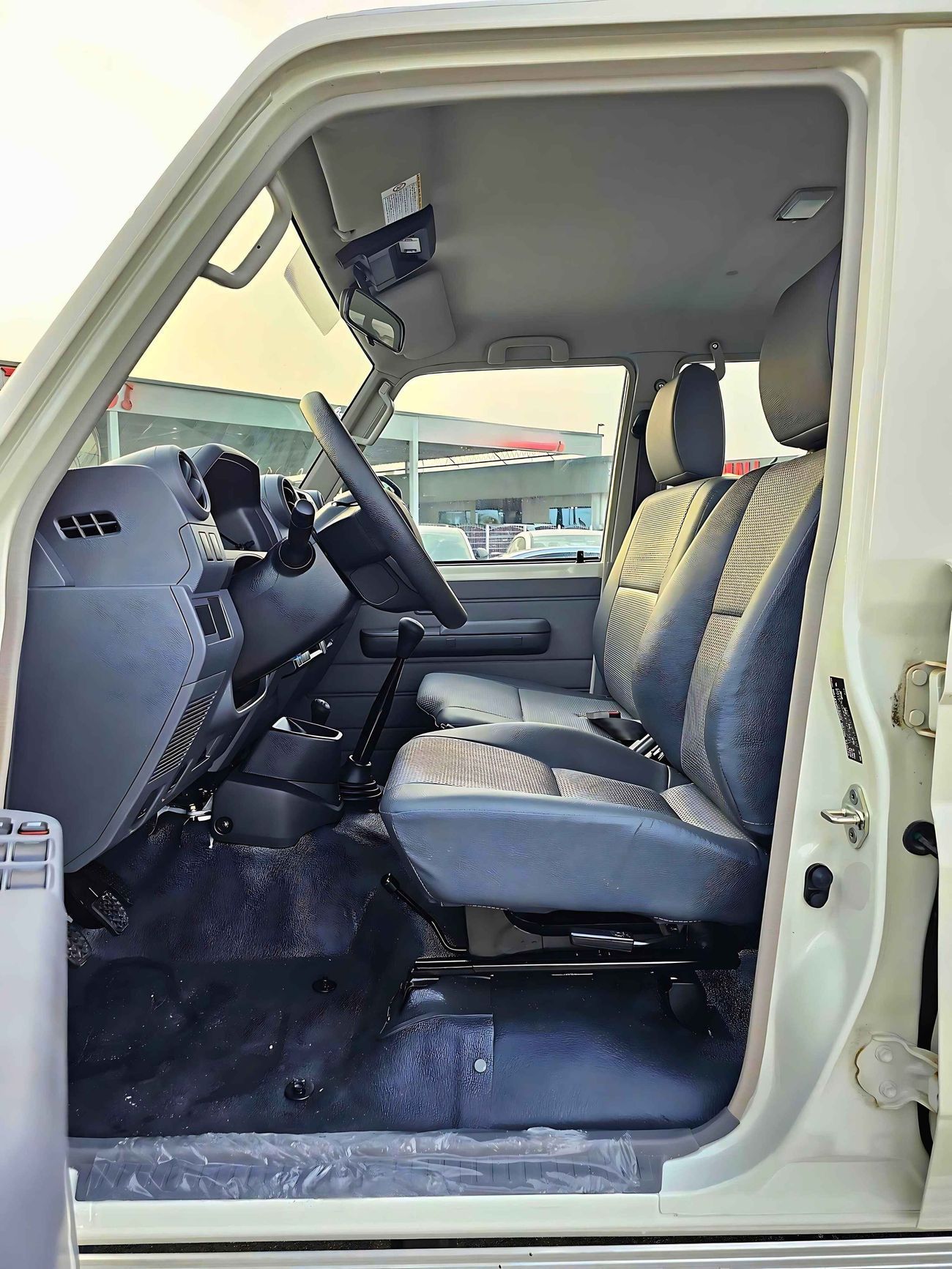 Toyota Land Cruiser 70 4.2L DIESEL | M/T | POWER WINDOWS WITH LEATHER | 4WD (CODE # 68037)