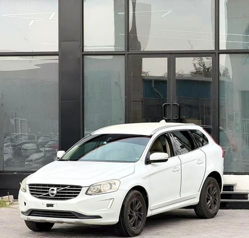فولفو XC 60 Momentum 2.0L