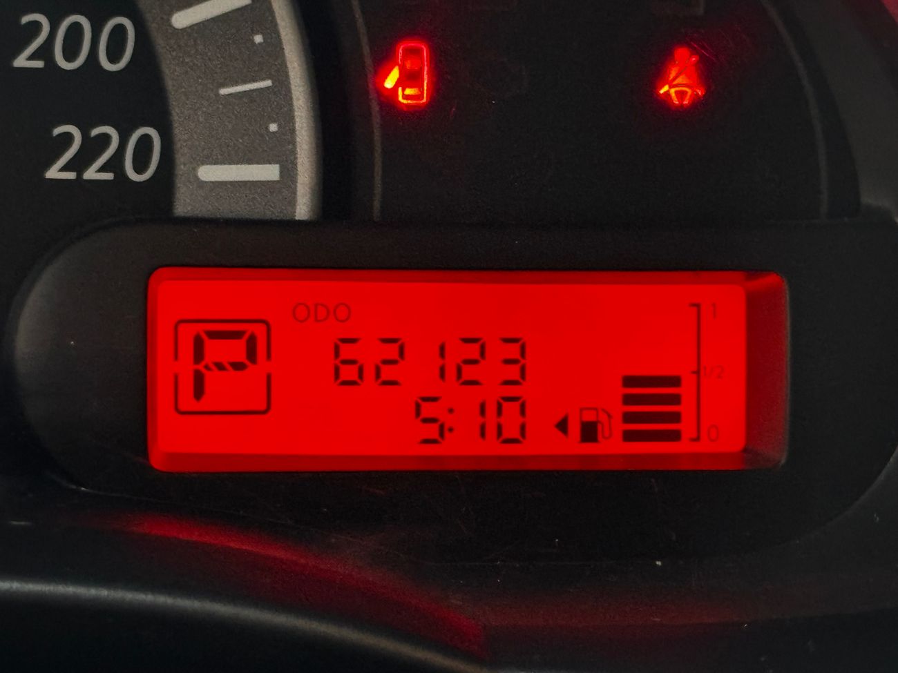 Nissan Micra SV 1.5L (100 HP)