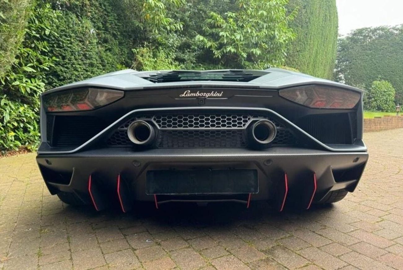 لامبورغيني أفينتادور 6.5 V12 LP 780-4 Ultimae ISR 4WD RIGHT HAND DRIVE