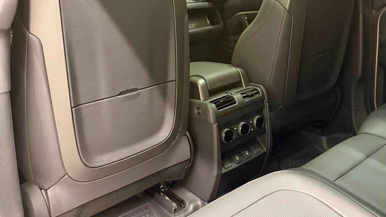 لاند روفر ديفندر 110 P635 OCTA V8