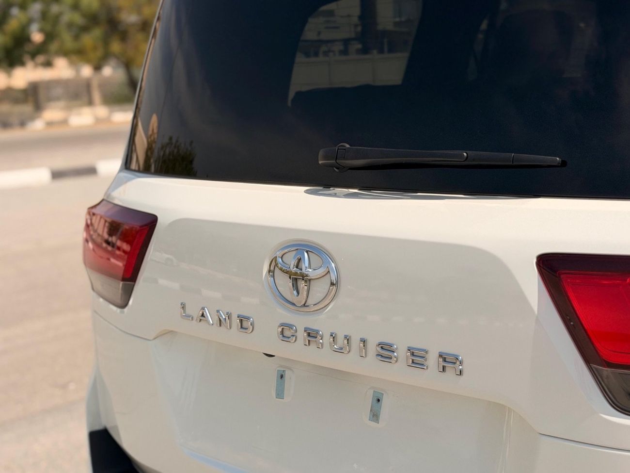 تويوتا لاند كروزر VX 3.3L