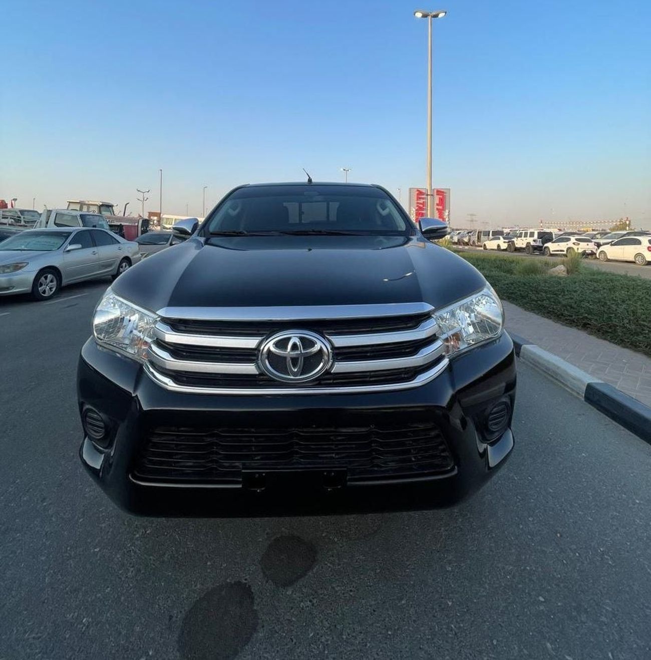 Toyota Hilux GLX PETROL HILUX 2.7L LEFT HAND DRIVE FOR EXPORT ONLY