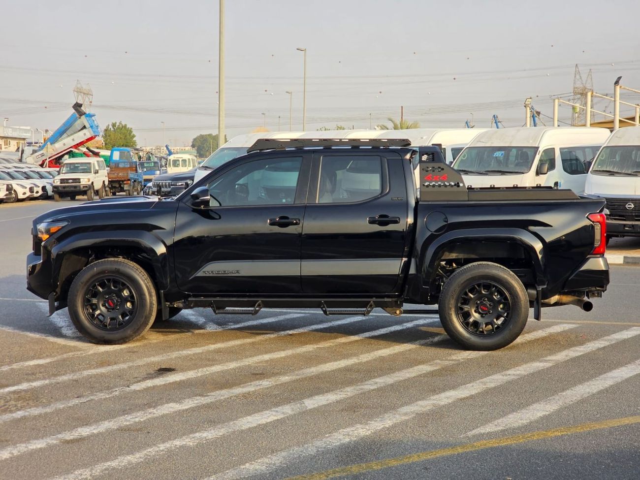تويوتا تاكوما 2024 Model 2.4L normal engine ,Push button , leather seats and low mileage