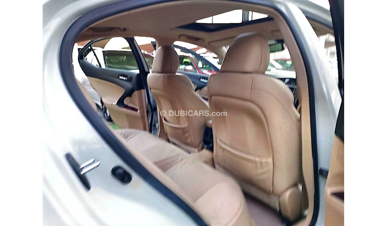 لكزس IS 300 خليجى موديل 2008 رقم واحد فتحة جلد رنجات حساسات بحالة ممتازة لاتحتاج لأى مصاريف