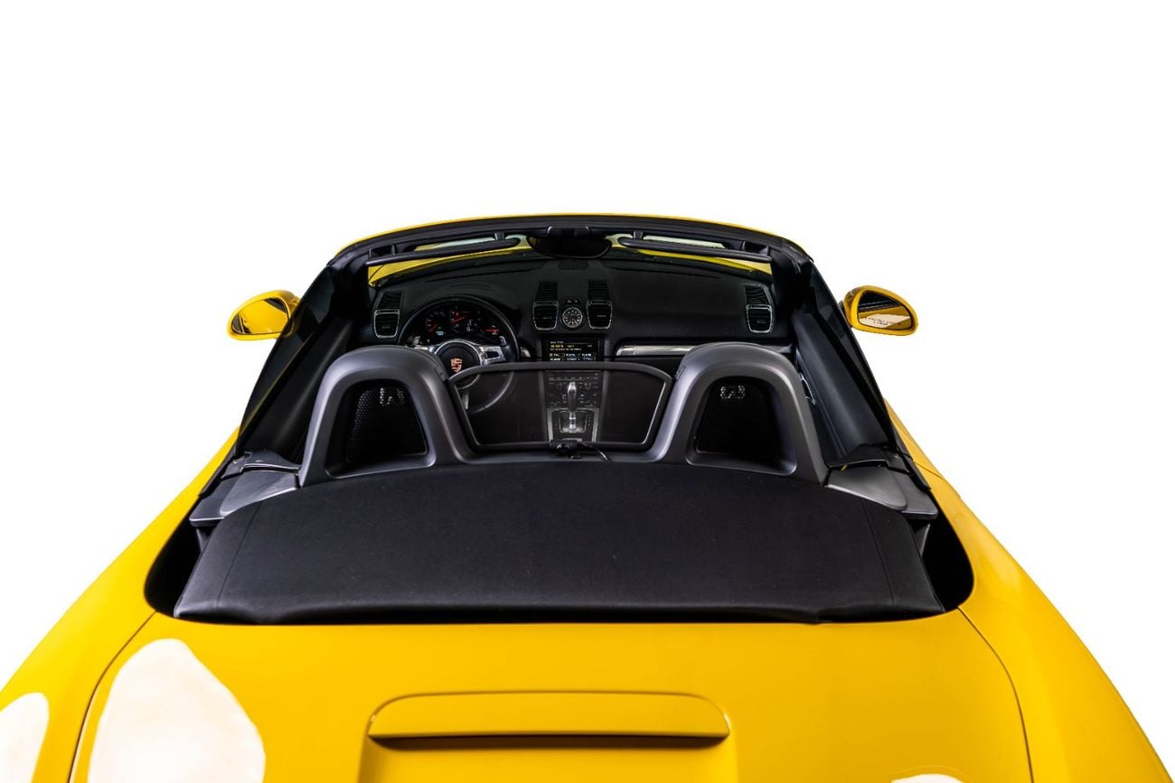 بورش بوكستر 718 Sport Chrono Package-Black Styling Package-Yellow Brake Callipers