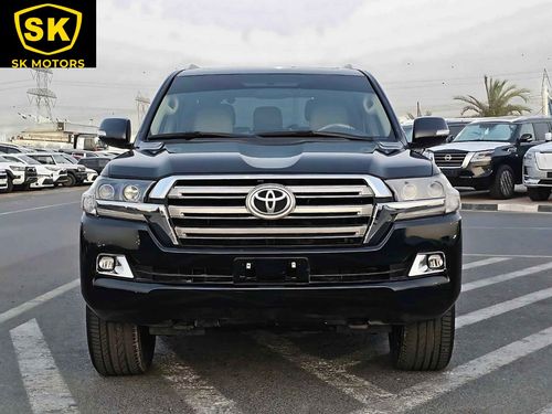 تويوتا لاند كروزر /GXR V6 4.0/ FULL OPTION/  SUNROOF/ LEATHER / GCC / EXPORT ONLY / LOT#77934