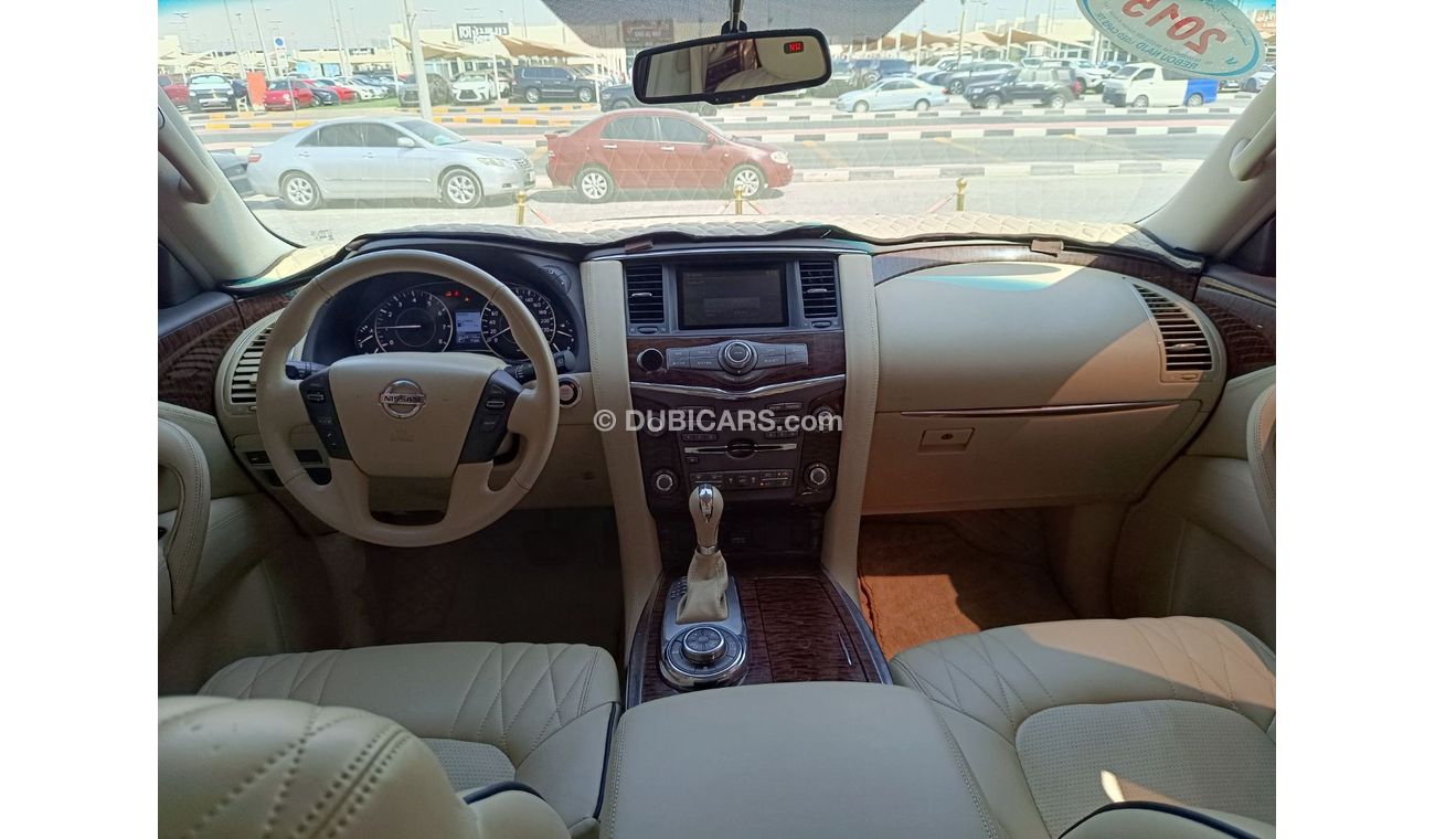 Nissan Patrol SE T2 Car in excellent condition without accidents very good inside and out