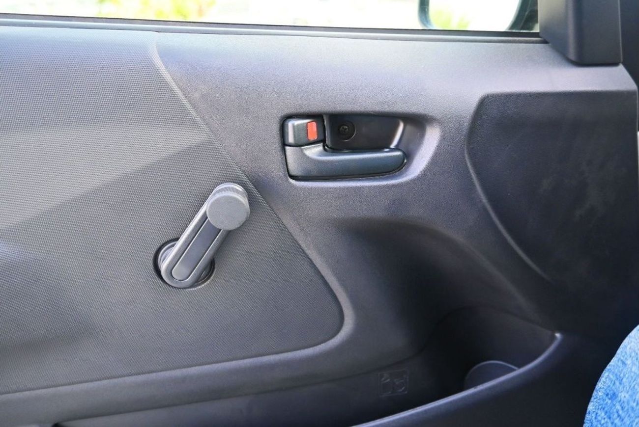 Toyota Hiace Toyota Hiace 2024 15 seats 2.5 L Diesel