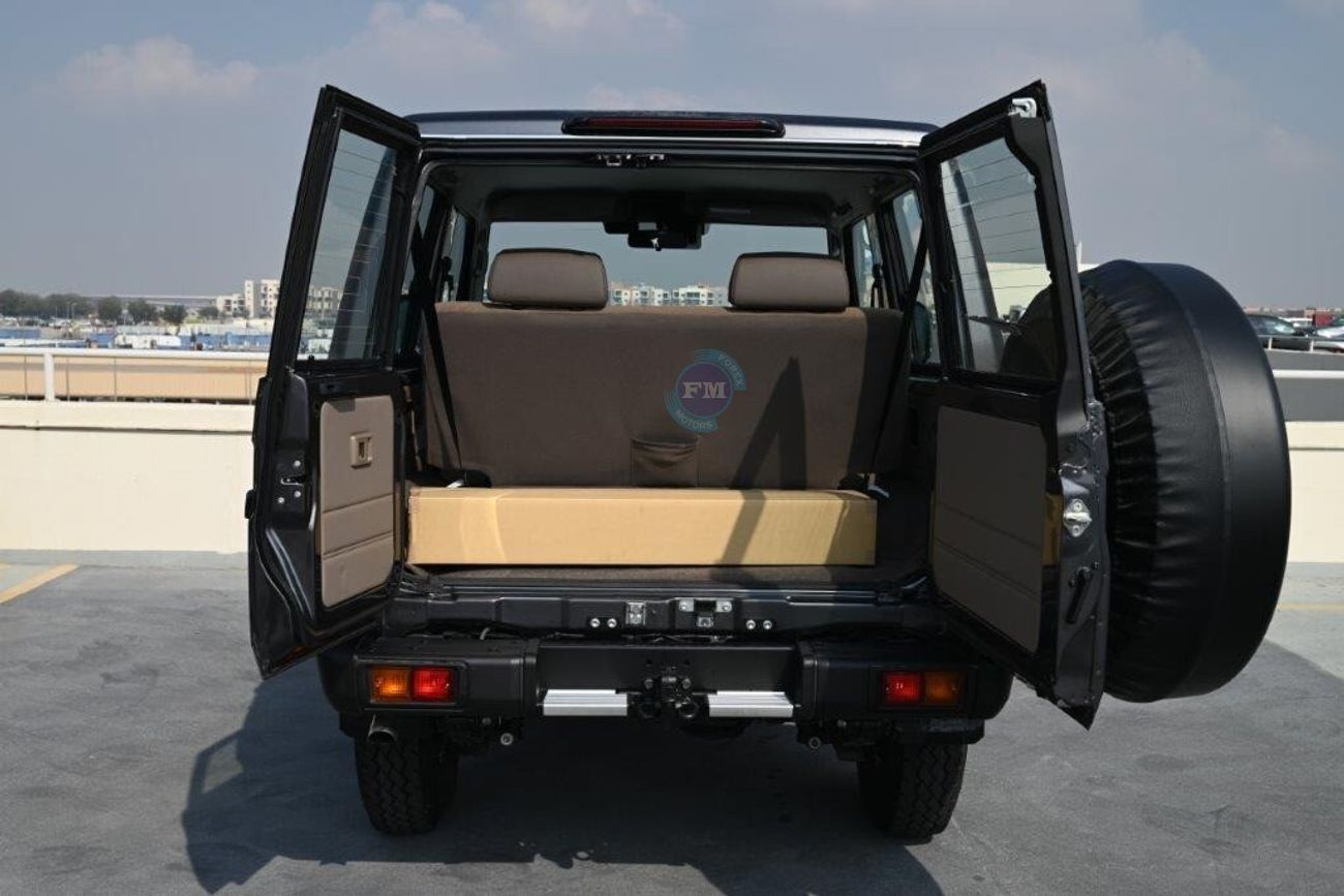 Toyota Land Cruiser 70 71 DLX 2.8L Diesel