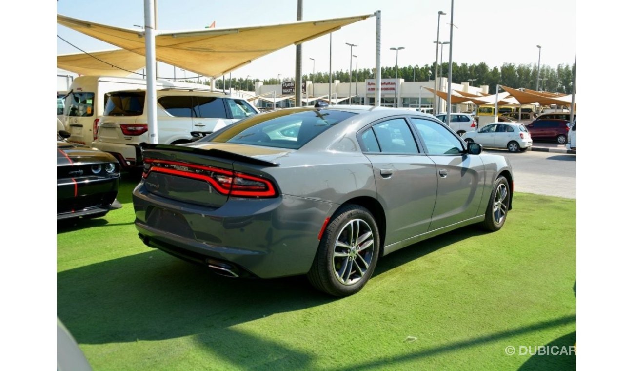 Dodge Charger SXT Plus The base engine is a 3.6-liter V6 with 292 horsepower and 352 Nm of torque. The engine is s