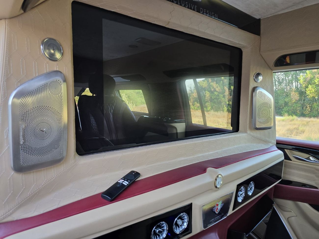 Cadillac Escalade ESV Platinum 6.2L ESCALADE ESV PLATINUM 2018 GCC VIP SEATS // TV // LOW MILEAGE // PERFECT CONDITION