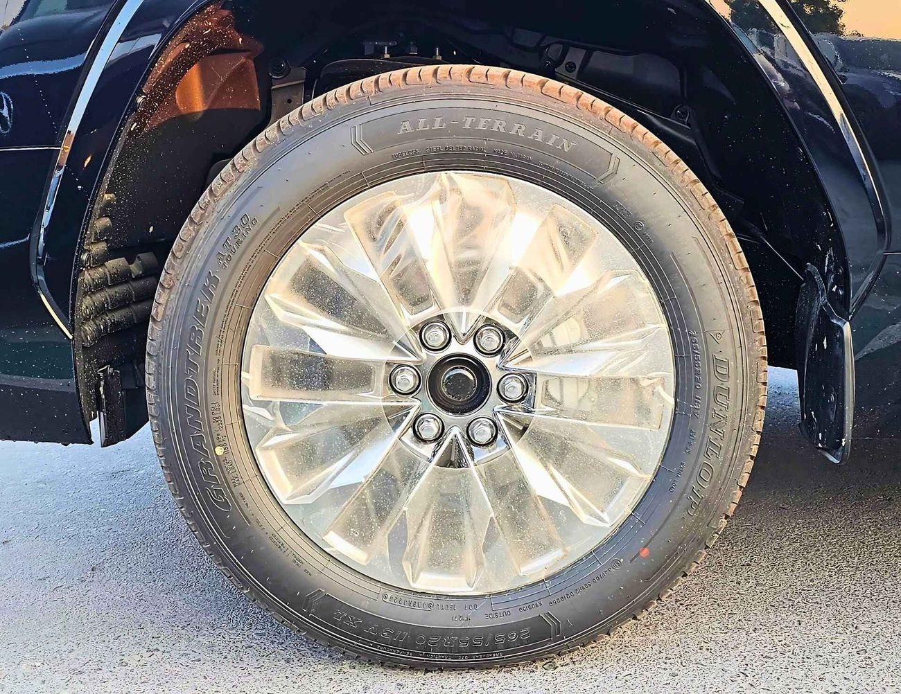 تويوتا لاند كروزر VX / LC300 VX / 4.0L PETROL / BIG DVD / JBL SPEAKERS / SUNROOF / FULL OPTION (CODE# VX4AJ)