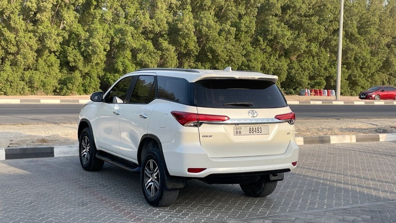 Toyota Fortuner GXR 4.0L (278 HP)