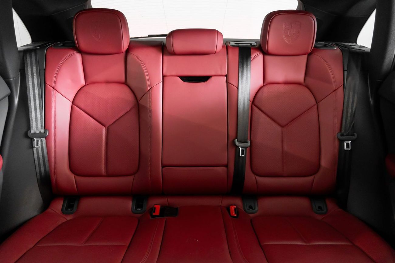 Porsche Macan Std 2.0L (260 HP)