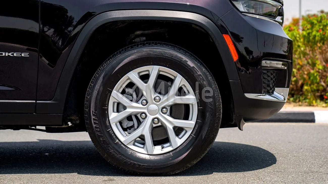 جيب جراند شيروكي Limited | 2-Year Warranty + Service Available| In-House Financing Available