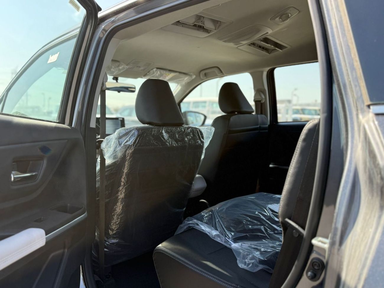 تويوتا فيلوز VELOZ - V Full Option 1.5L 4 Cylinders - 7 Seats 2025 Model