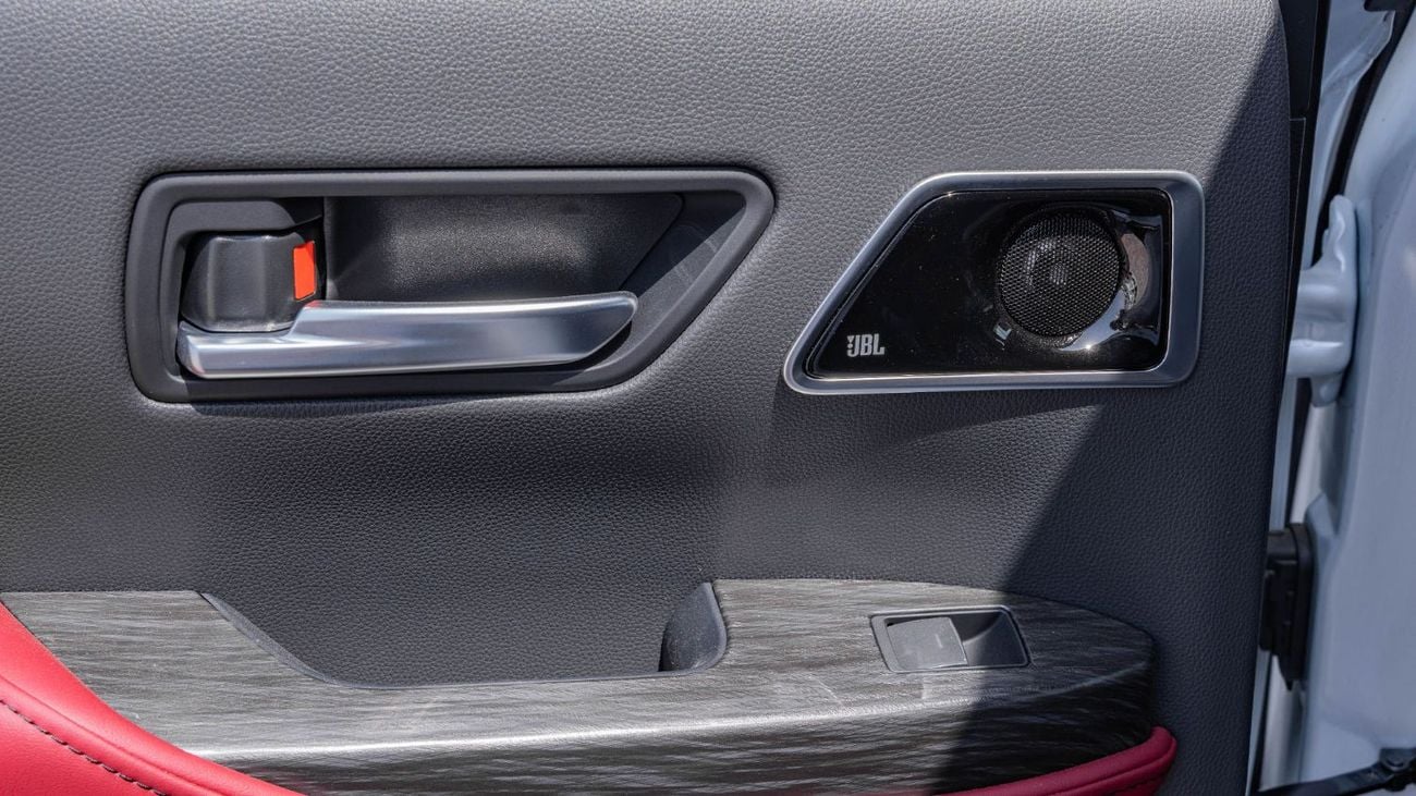 تويوتا لاند كروزر 2026 Toyota Land Cruiser 300 VXR 3.5L AT Petrol Twin Turbo (White-red)