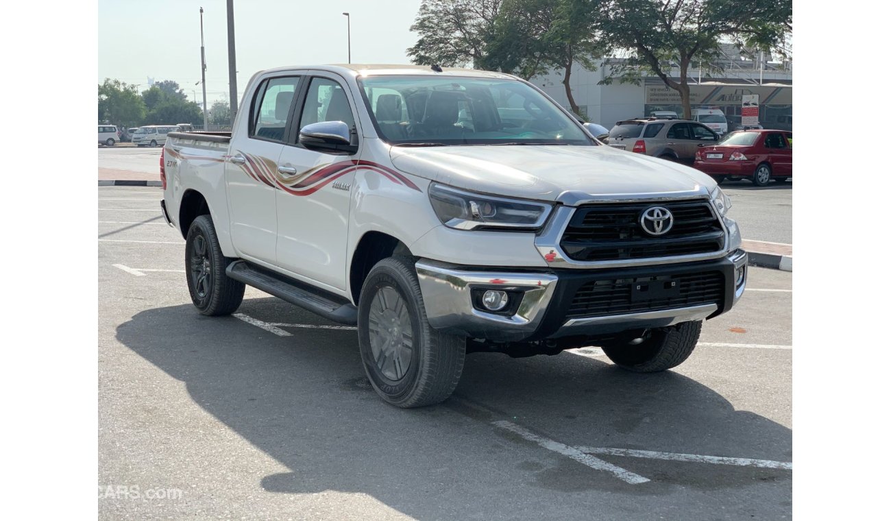 Toyota Hilux Pick Up SR5 AT 4x4 2.7L Gasoline with Push Start