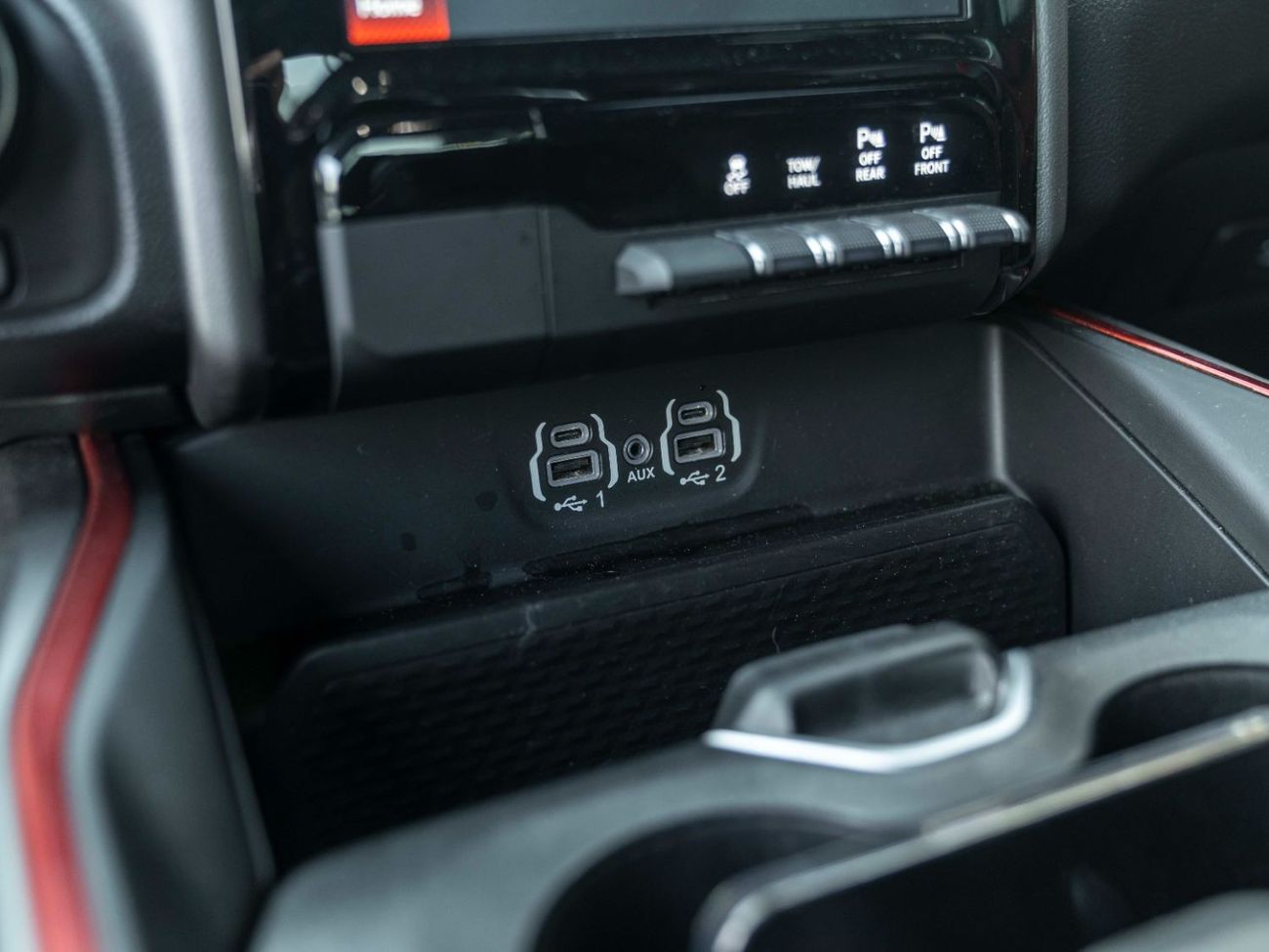 رام 1500 AED 3,302 PM • RAM 1500 REBEL LUXURY • ONLY 28,000 KMS • 5.7L HEMI® V8 • OFFICIAL DODGE WARRANTY