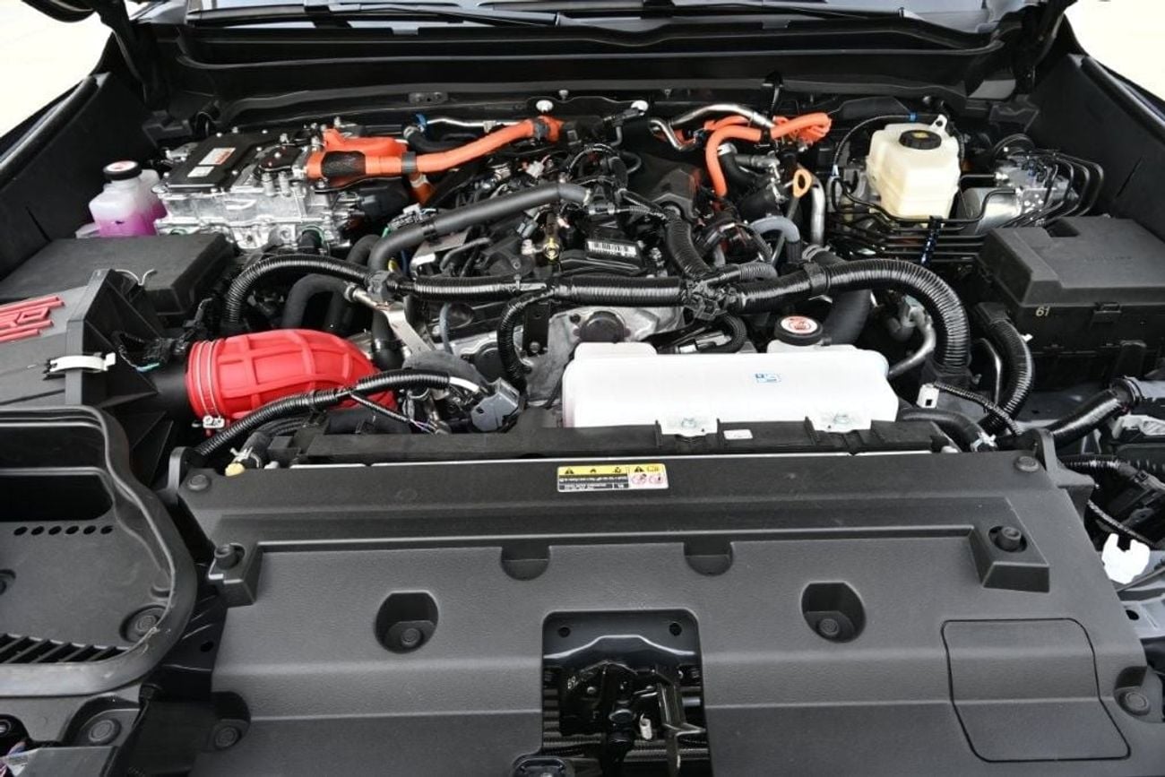 Toyota Tacoma HYBRID 2.4L A/T GRAY/RED