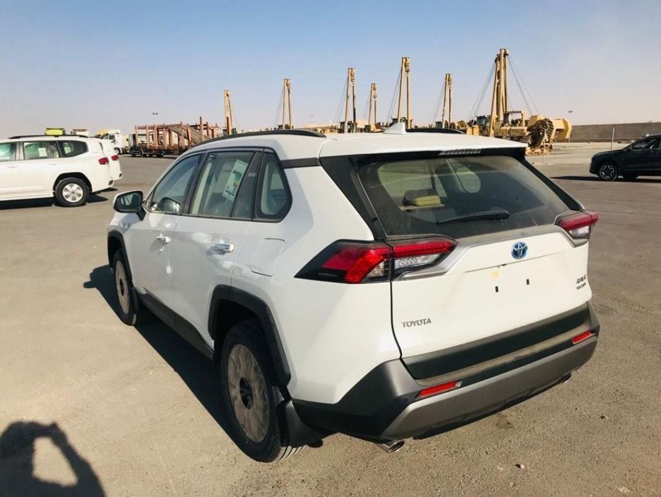 تويوتا راف ٤ 2.5L AT hybrid XLE