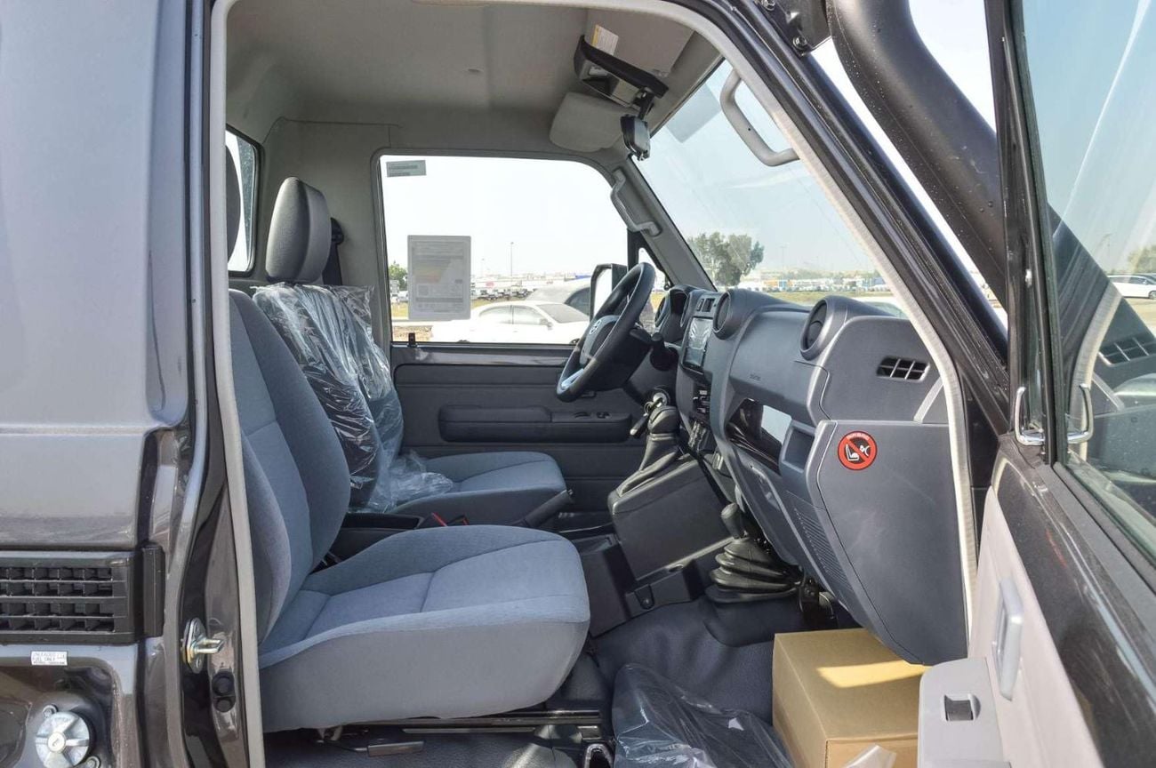 Toyota Land Cruiser Pickup 70 4.0L 4WD PETROL 2026