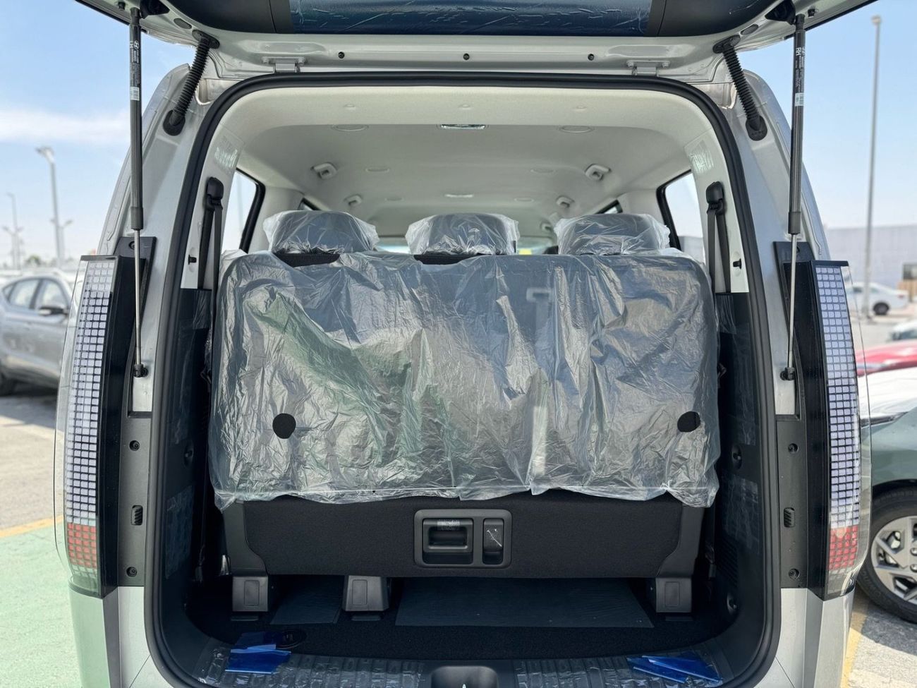 Hyundai Staria HYUNDAI STARIA 2.2L ( DSL) - 2025