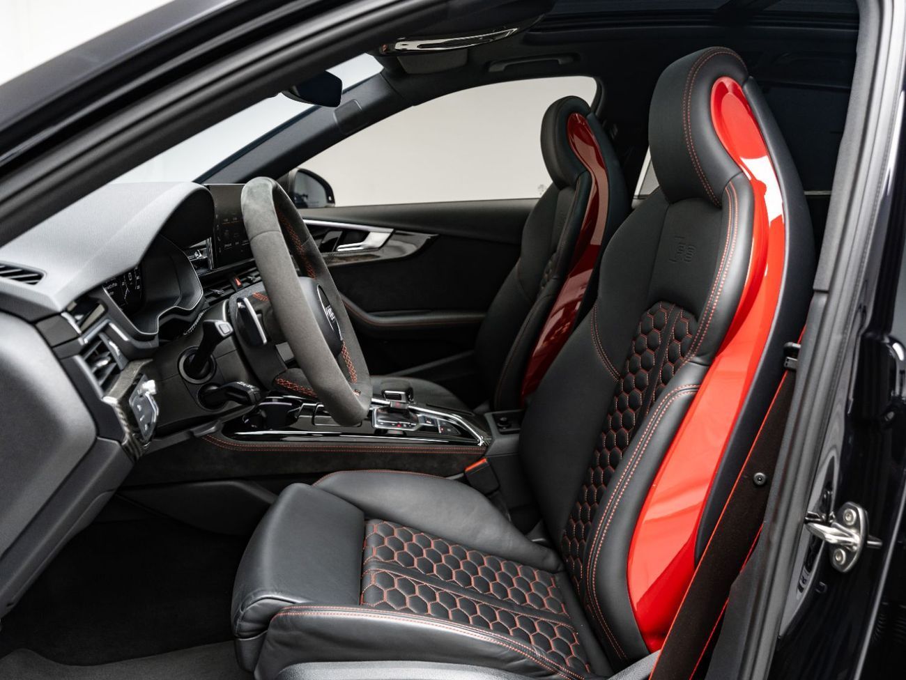 أودي RS4 Title - The BEST Ramadan offer in the UAE - Limited Time Only! 2023 Audi RS4, 2028 Audi Warranty + S