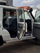 Toyota Land Cruiser Pick Up LC79 Double Cabin LHD 4.2L 1HZ V6 Diesel Engine Manual Gear 4WD 5 Seater 4 Doors