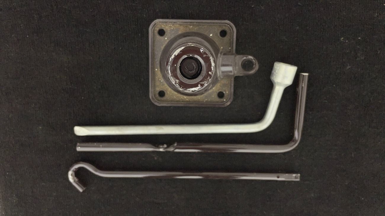 تويوتا هاياس GL STANDARD ROOF PANAL VAN 2.7 | بدون دفعة مقدمة | اختبار القيادة في المنزل