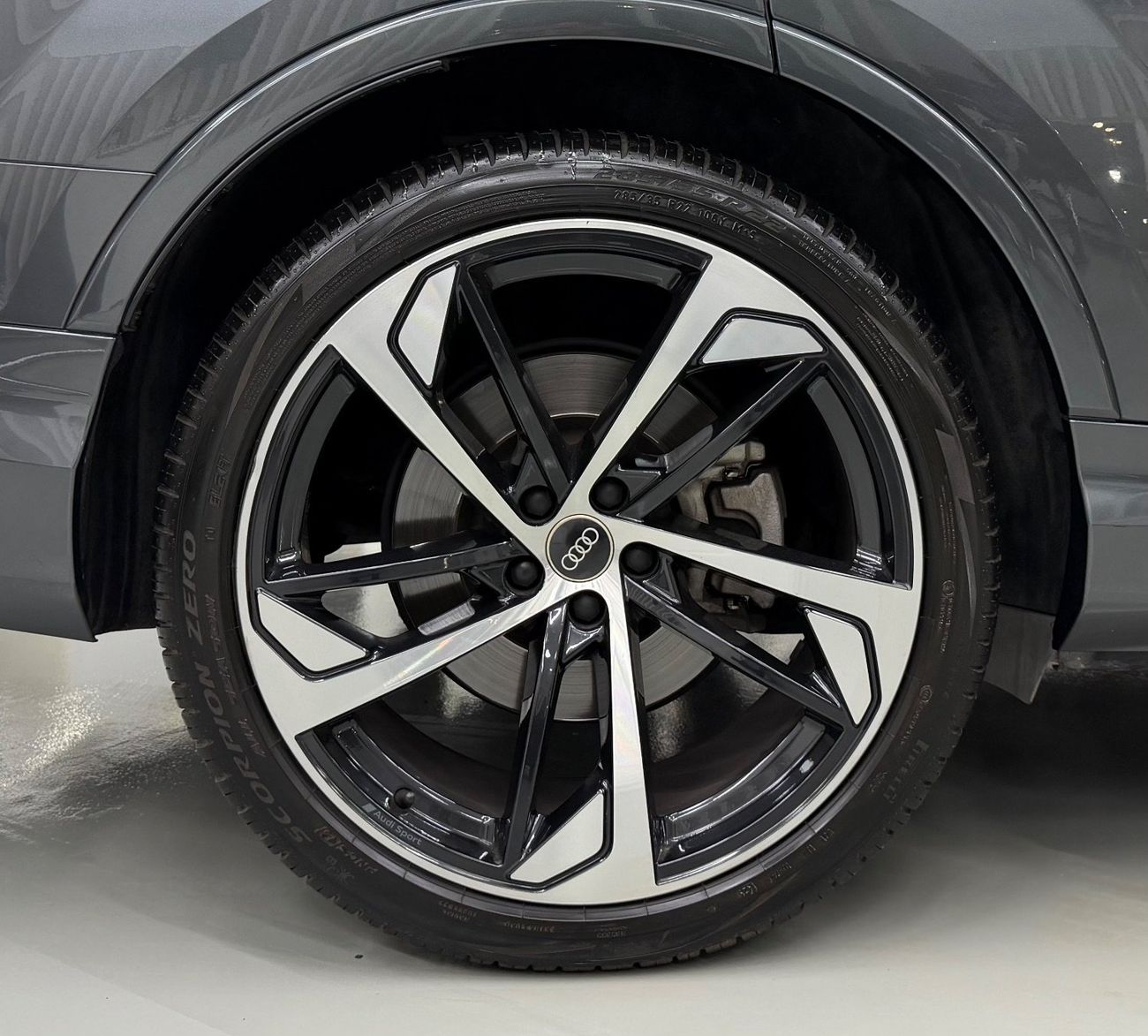 أودي Q7 55 TFSI quattro S-Line 3.0L