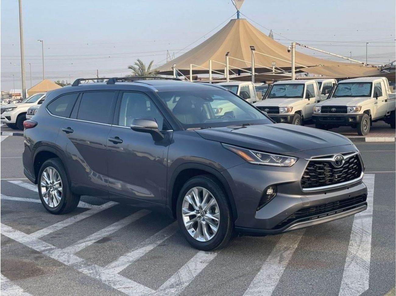 تويوتا هايلاندر 2021 Toyota Highlander Limited Edition 3.5L With multiple Driving Mode - Front & Back With Radar / E