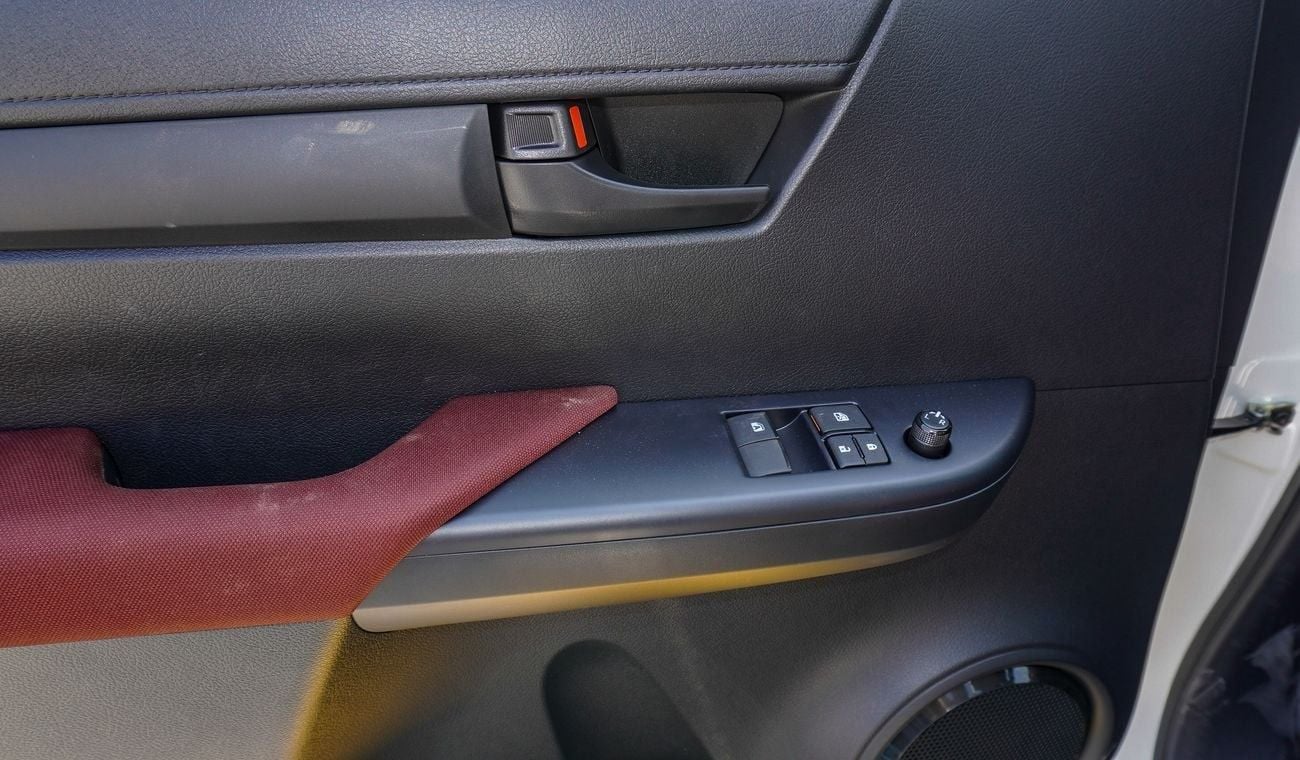 تويوتا هيلوكس 2.7L M/T. 4WD