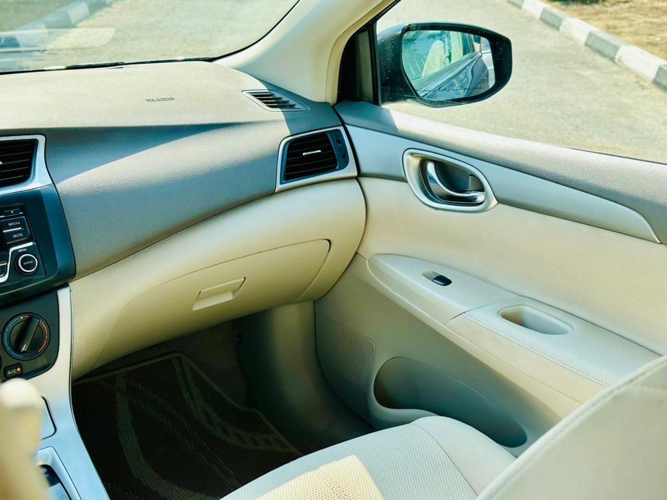 نيسان سنترا LE 1.6L