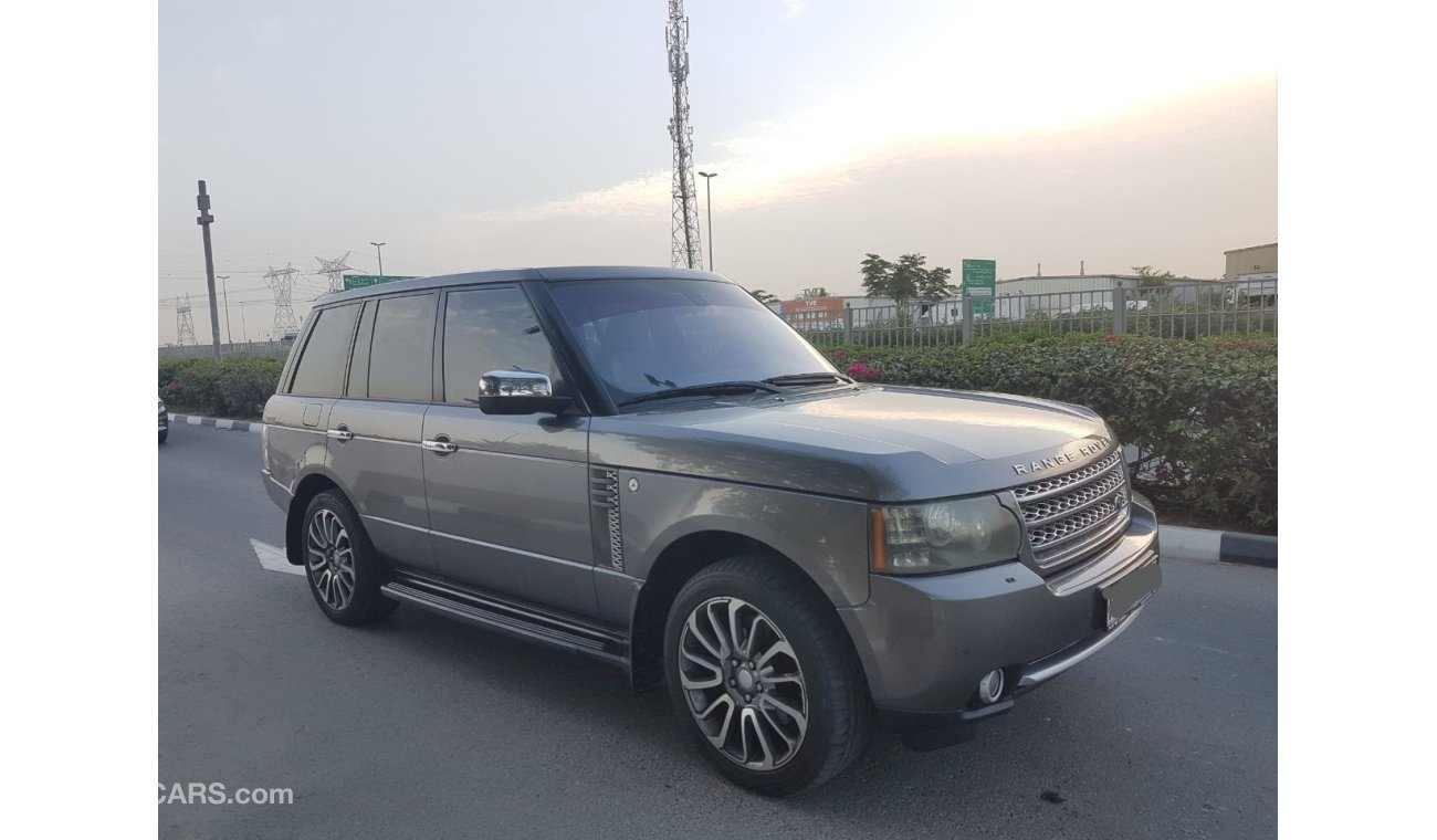 Land Rover Range Rover Vogue HSE GCC SPECS