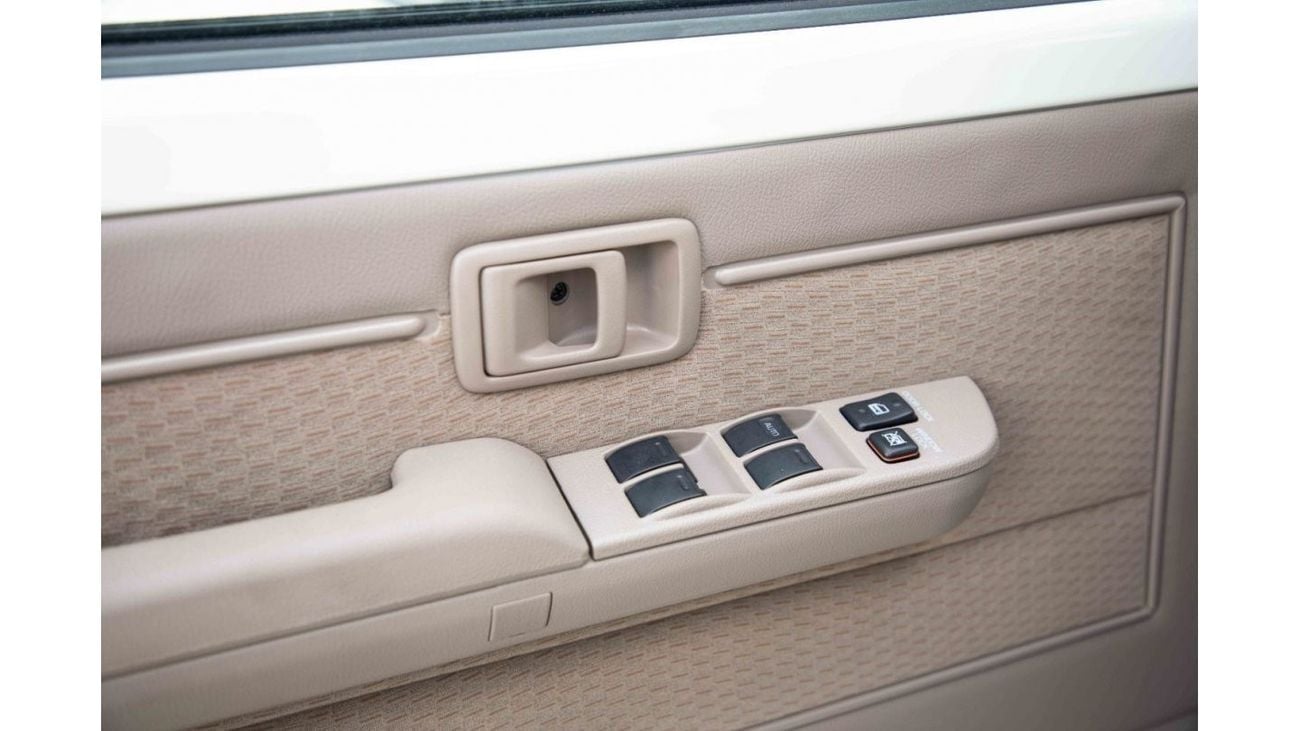 Toyota Land Cruiser 70 2024 Toyota LC76 4.5 HT 5ST 5DR D MT - White inside Oak | Export Only