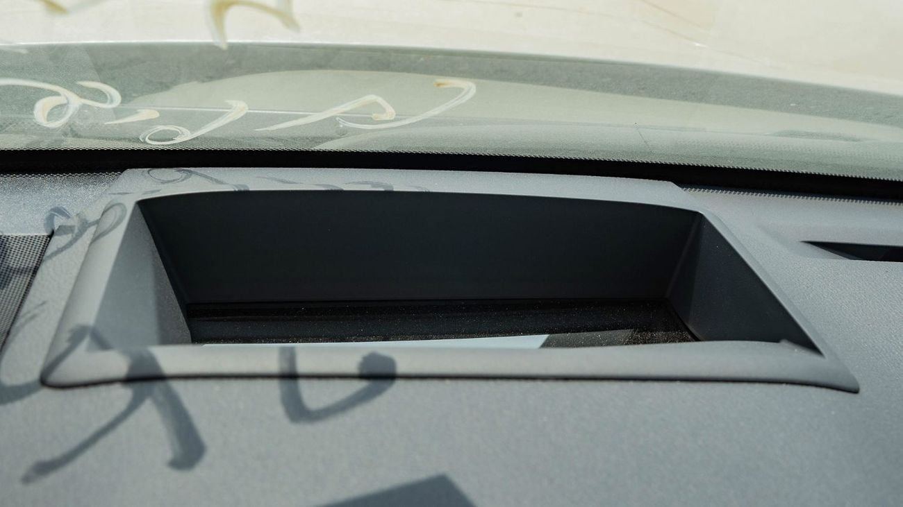 تويوتا لاند كروزر 2025 Toyota Land Cruiser 300 VXR 3.5L AT Petrol Twin Turbo (White-Beige)