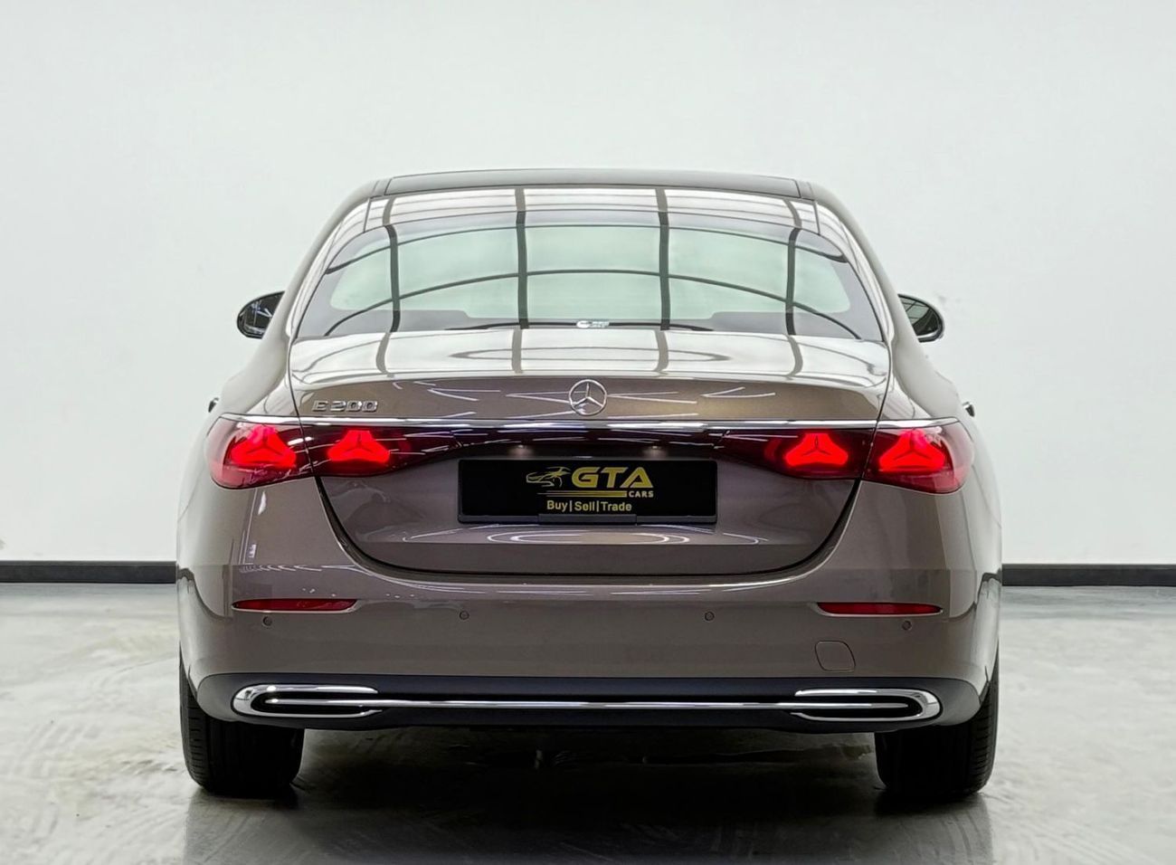 مرسيدس بنز E200 2.0L 2024 Mercedes Benz E200 AMG, Warranty, Fully Loaded, Very Low Kms, Excellent Condition, Korean