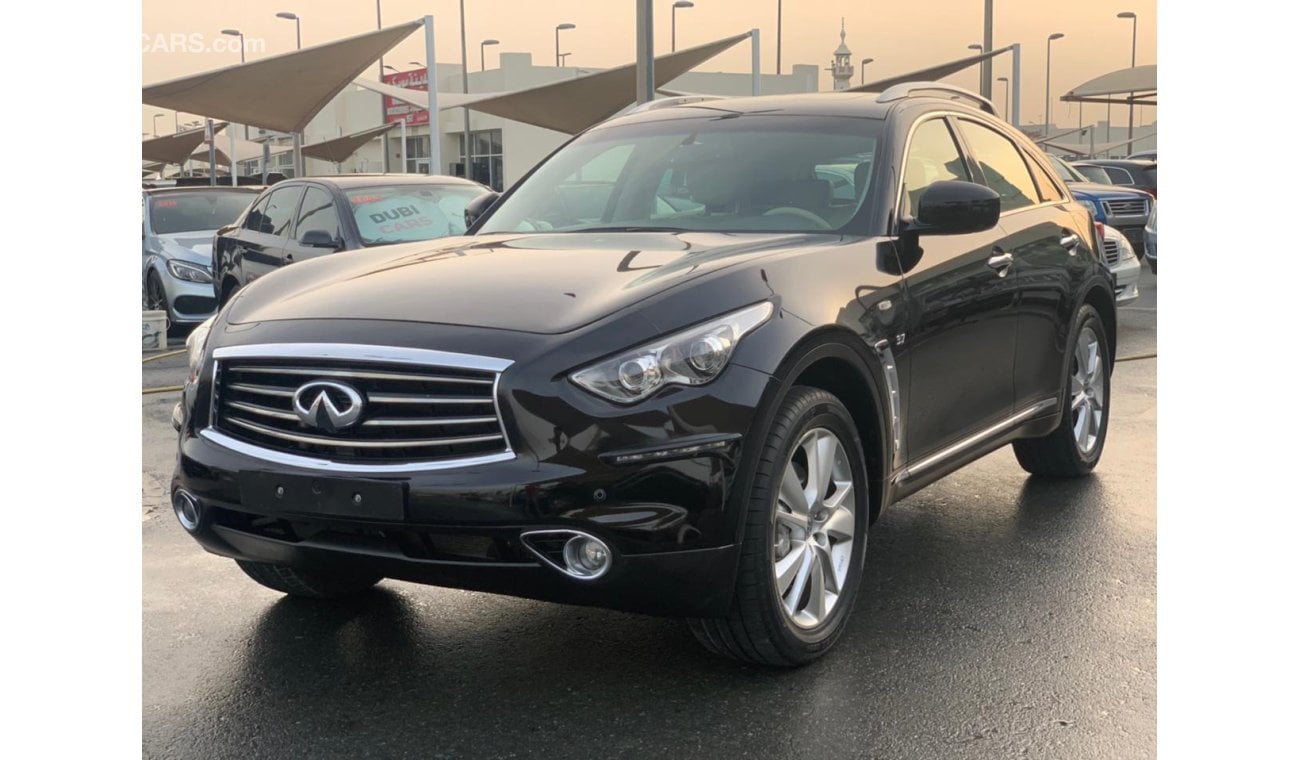 إنفينيتي QX70 Infiniti QX 70_2014_GCC_Excellent_Condithion _Full opshin