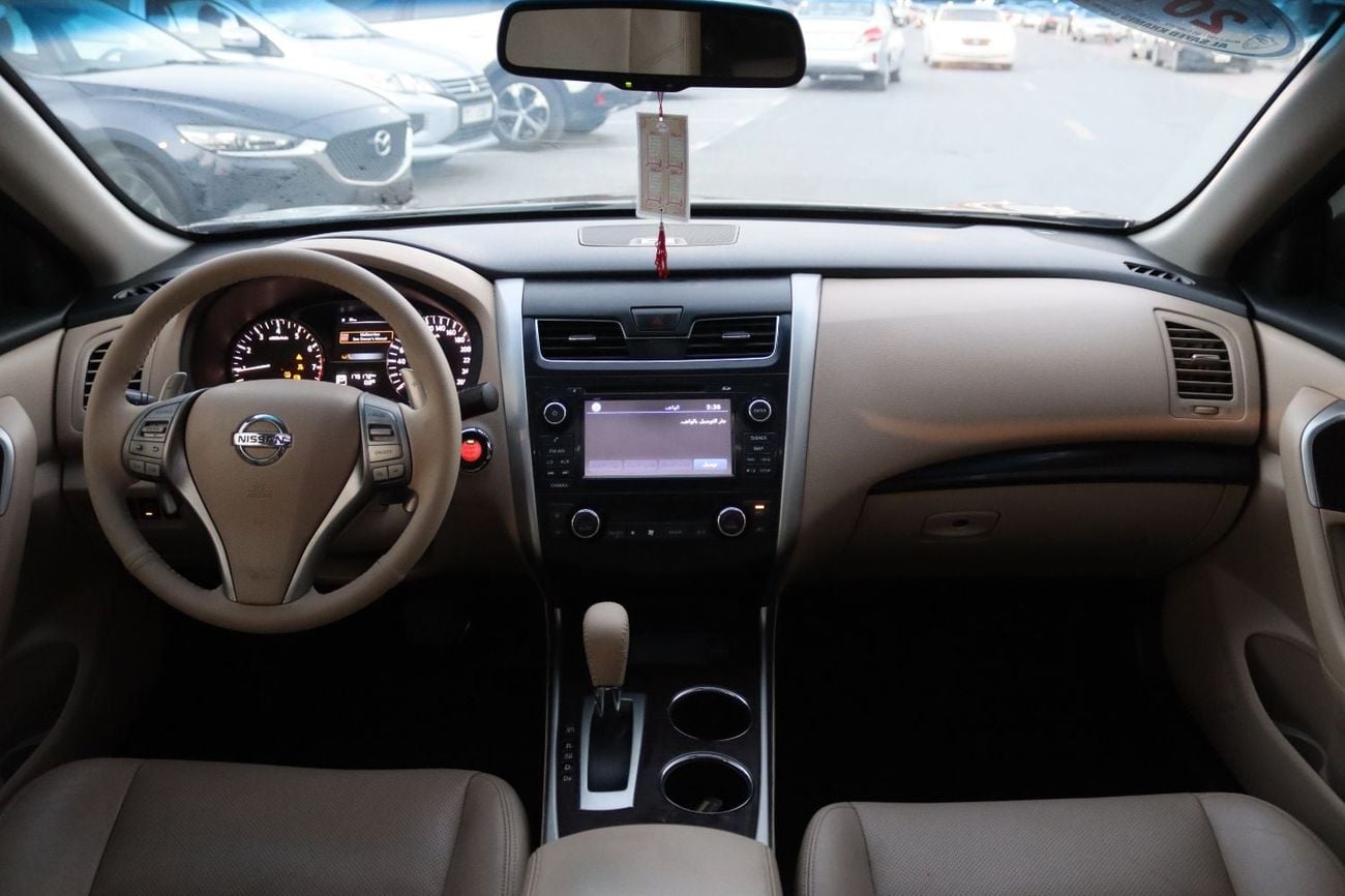 نيسان ألتيما نيسان ألتيما -2015 - خليجى - بمحرك 3.5 - بدون حوادث - وبحاله ممتازه