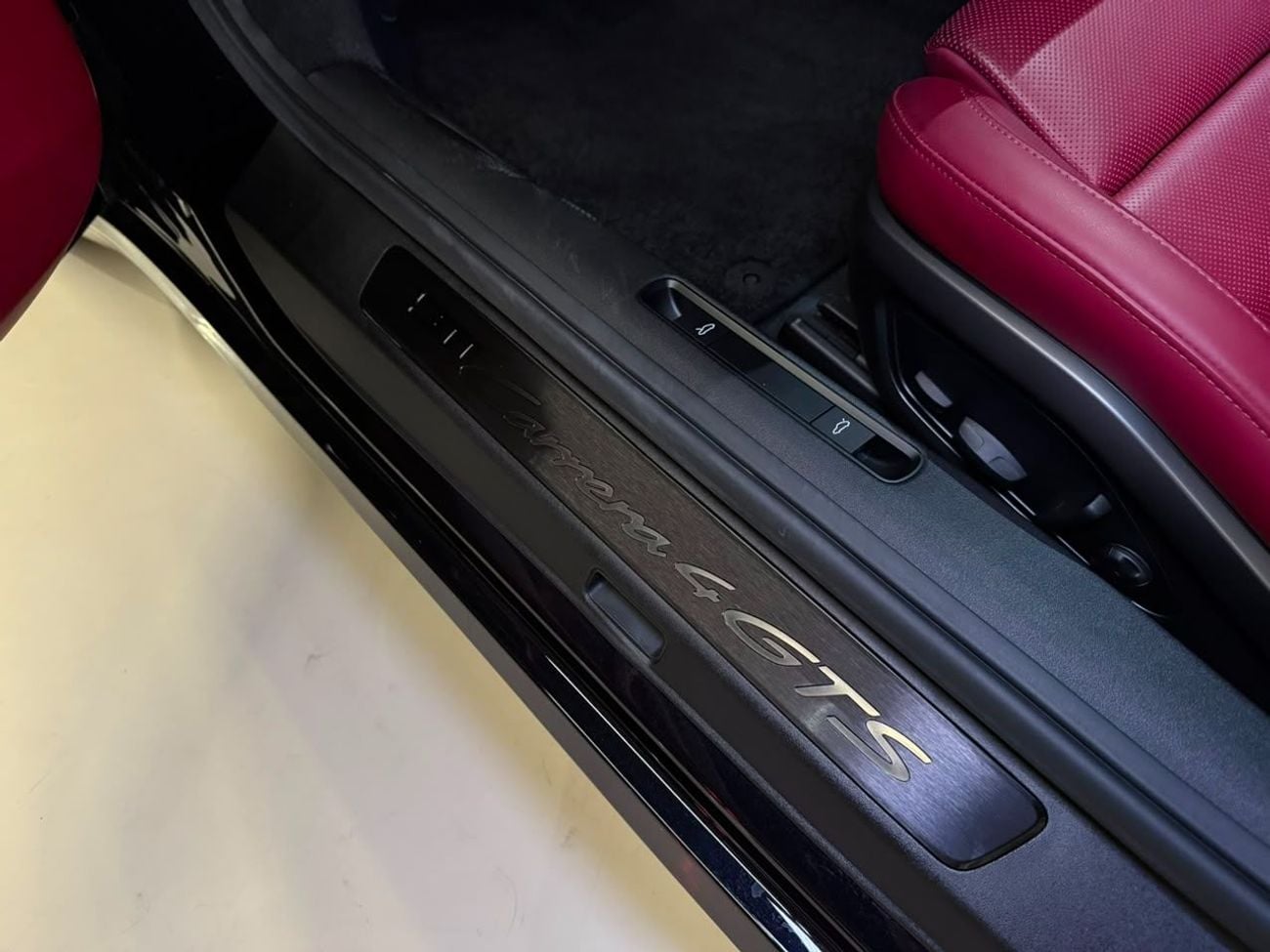 Porsche 911 CARRERA 4GTS 2024 Carrera 4 GTS | Dealer Warranty till 11/27 | Perfect Condition